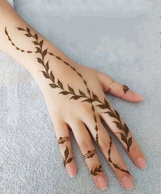 Vine and Leaf Cascade Mehandi Design