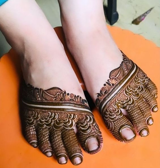 Easy Pair Ki Mehndi Design Simple