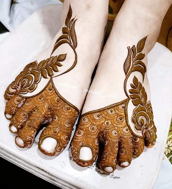 Easy Pair Ki Mehndi Design Simple